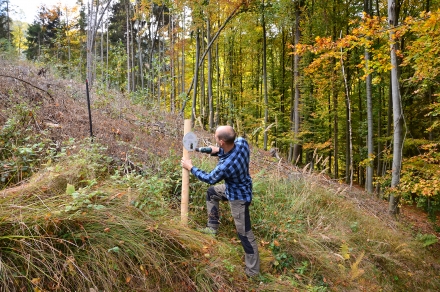 4ef01-2013.10.15-montieren-grundstueckstaferl-a-c.leitner-1-39773a550bf1a7ab5b6f94d85cd50139